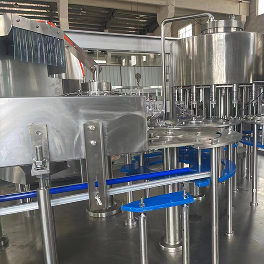 瓶装水生产设备：高效洁净的瓶装水加工核心